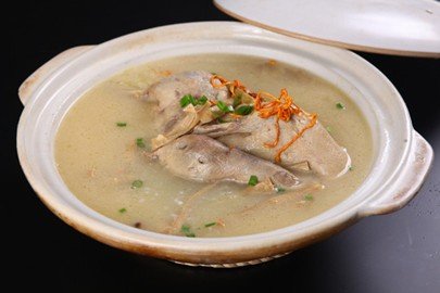 Sopa de Pato Inteiro